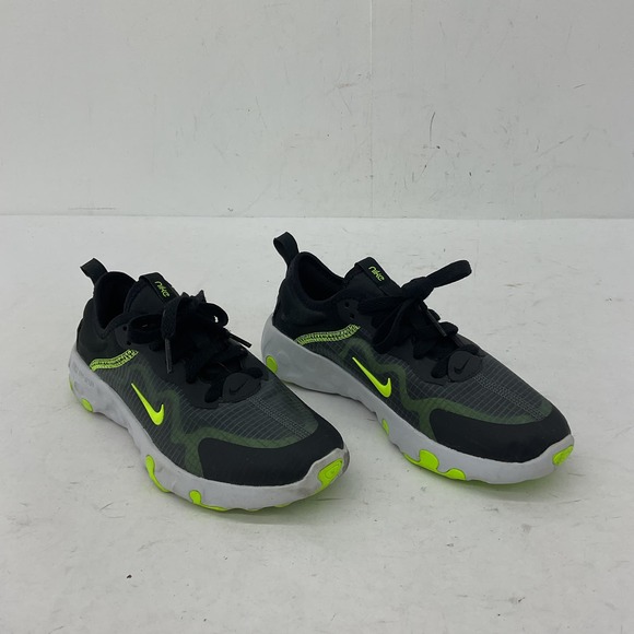 Nike Other - Nike Boys' Black Green Sneaker (Size 4)